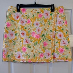 NWOT Crown & Ivy Floral Skort